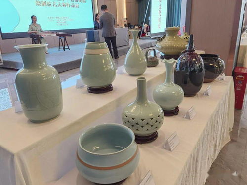 首届中国官窑瓷器交流大会宝丰举办 全国各地共324件官窑作品展华彩